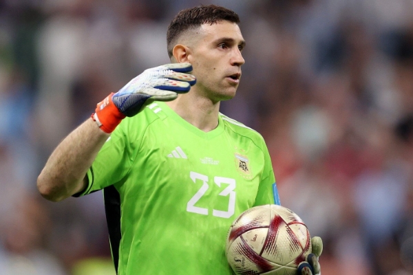 莫佩調侃撞傷萊諾成就大馬?。骸半y道他不應該對我心存感激嗎？”