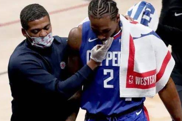 快船主將倫納德因臀部傷勢告別賽場(chǎng)